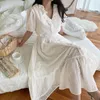 Robes de fête Ayualin Robe Femmes Ruffle V-Neck Vintage Coton blanc Hollow Out Broidered Robe Holiday Boho Elastic West Vestidos