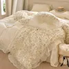 Yatak takımları saf pamuklu fransız prenses tarzı çiçek dantel fırfırlar taklitler dekorasyon set nevresim kapağı yatak sayfası yastık kılıfı
