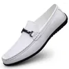 Casual Shoes Men's äkta läderformella män klär sig högkvalitativa loafers som driver Mocassins 2024