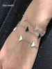 INS estilo simples P Pulseira doméstica Vemátil Temperamento Geométrico Invertido Triangular Bracelet Moda Moda Mão Ornamento F7234983