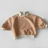 Bambini a strisce a strisce Autunno Inverno Kids addensano la felpa calda con la felpa con il collo alto di cotone per bambini per bambini 240423