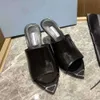 Praddas pada prax prd sandaler designer pvc tofflor kvinnor sandaler transparent tryckt plexiglas klackar lyx sommar glid enamell metall triangel platt sko lkah