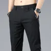 Pantalon mince d'étirement d'été pour hommes Business Couleur solide Slim Straitement décontracté vêtements de travail formel pantalon mâle 2838 240417