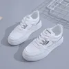 Lässige Schuhe Frauen Mode -Sneaker Buchstabe Patch Farbblock Skate Low Top Schnürung 2024