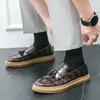 Gelegenheitsschuhe Britische Männer im Briten Stil Leder Quasten Designer Flachkomfort Slip-on Herren-Slipper Sapatenis Maskulino