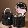 Sacs cosmétiques Sac de maquillage de grande capacité Portable Nylon Round Bucket Travel Toitrage avec miroir Pouche de rangement