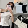 Kobiety T-shirt Fashion klasyczny modny luksusowy designerski tkaninę Summer Jennie Black White Dopasowanie pojedynczego ramienia Asymetryczne krótkie top z krótkim rękawem