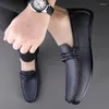 Chaussures décontractées chaussures de haute qualité confortables chaussures à glissière Bureau à la main