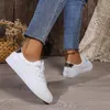 Chaussures décontractées Design coréen rond à lacet up sportif sneaker dames été en cuir simple en cuir doux de grande taille zapatillas légers