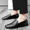 Chaussures décontractées Men de cuir Slip sur les mocassins véritables mocassins pour hommes