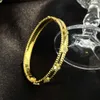 Varumärke Fashion V Gold CNC Sculpture Kaleidoscope smal armband för kvinnor tjock pläterad 18K Rose Full Diamond Clover
