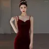 Feestjurken wijn rood prom spaghetti riem mermaid vrouw vintage fluwelen vloer lengte bruiloft toast bruid avondjurken 2024