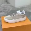 Designers skor män kvinnor groovy plattform sneakers präglade platta skor klassisk kalvskinn svartvitt modetrycktränare storlek 35-46 med låda