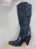 Stiefel Retro bestickt echtes Leder Ritter Britisch -Stil spitzer Toe -Heels Frauen Knie hoch für Frauen Winter