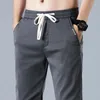 Primavera verano delgado Lyocell Mens Pantalones informales delgados Cintura recta Soft acogedora de moda coreana Negocios Black Gray 240429