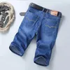 Прибывшие мужчины короткие джинсы джинсы Тонкие колена повседневные прохладные летние брюки Эластичные ежедневные высококачественные брюки 240422