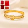 Charm 18K Gold plattiert Frauen Armband Luxusdesigner Schmuck Geschenk Armband Edelstahl ohne Änderung Farb Bangle Classic Logo Armreifen mit Schachtel