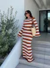 Fashion Knited Crochet Stripe Vestido maxi Mujeres Elegantes Vestidos de manga de cuerno Playa Femenina de vacaciones