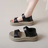 Lässige Schuhe Solid niedrige Absatzsandalen für Frauen 2024 Sommer Gummi Damen Open Toe Trifle Basis PU Frauen