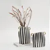Vaser franska svartvit randig blomma vas amfora keramiska heminredning blomsterhandlar skandinavisk hushålls rörelse gåva
