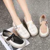 Zapatos informales Summer 2024 Sandalias de combate de cuero para mujeres Botthidos suaves de lujo elegante para madres de mediana edad y ancianos