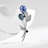 Broscher elegant blå kristallblomma brosch för kvinnor högkvalitativa växter kvinnors säkerhetsstift klänningstillbehör gåvor