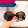 Occhiali da sole oversize di occhiali rotondi cornice da donna designer di moda designer di caramelle vintage color occhiali alla moda di grandi dimensioni