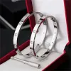 Klassieke titanium stalen armband met schroefdames man liefde patroon luxueus geschenk van C Family Gold Sier Diamds N Fading Jewelry U2FX#