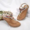 Bohemian Style Sandales plates pour femmes Clip Toe Gladiator femme rétro Summer Casual Beach Shoes Anti Slip Flip Flops 240423