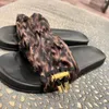 Diseñador estampado para mujeres Feel Slipper Slipper Sandalias de satén marrones tela de bufanda de seda cómoda zapatillas planas suaves zapatillas de playa sandalias mocasines