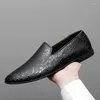 Chaussures décontractées Men de cuir Slip sur les mocassins véritables mocassins pour hommes