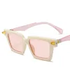 Lunettes de soleil Fashion Square Femmes Luxury Retro Brand Designer Men Tendre des lunettes de soleil Femelles Classic Shades Eyewear UV400