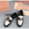 MIUI SOAFERS 2022 SAPATOS MULHERES CHEGAMENTO NOVO GOLD RUPLO MUNDO NARE RETRO SENHORAS BANQUET VAIRAS DE CATURAS DE CATURA SAPATOS DE CATO EGVI MIUMIUSS