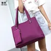 Schoudertassen Fashion Bag voor vrouwen Nylon Casual portemonnees en handtassen Grote capaciteit Waterdichte tote draagbare crossbody