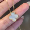 Designer ketting Vanca RPELS Hoge versie V-Gold Clover ketting met 18k gouden Rose Red Chalcedony Agate en witte schaal Pendant Collarbone Chain