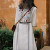 Robes décontractées khalee yose broderie florale robe midi vintage chic automne à manches longues femme coton lin v-col