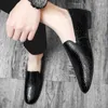 Chaussures décontractées Men de cuir Slip sur les mocassins véritables mocassins pour hommes
