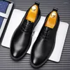 Chaussures décontractées hommes Derby Lace Up Oxfords Round Toe Lace-Up Party Men's Formal Black Leather Dress Homme Business Homme