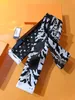 Designers femininos lenços de seda lenço de cabelo escavado escravat decoração acessórios de moda de moda de alta qualidade m78985 10a