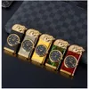 Customized Rocker Arm Watch Leichtertier dreidimensionaler Relief Tiger Doppelflamme Zigarette leichter