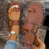 Terlik Sıcak Yaz Retro Toe Sandalet Yeni Avrupa Moda Kelebek Düz Alt Anti Dış Plaj Günlük Ayakkabı H240504