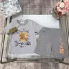 Set di abbigliamento per bambini classico, lettere per bambini Summer Boys and Girls Stampato a maniche corta Set a due pezzi, abbigliamento per bambini del marchio designer