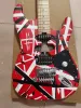 Eddie van Halen Hlex Relic Red Black Witte strepen Franken Elektrische gitaar Reflecterende plaat Floyd Rose Tremolo Smoke litteken Schoof Koolstof Geroosterde esdoornhals