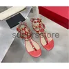 Sandales femmes tongs talons plats rivets chaussures d'été nue noire blanc rouge sexy toe en cuir réel en cuir marque dames sandale avec sac à poussière 35-44