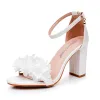 2024 Mulheres brancas Sapatos de casamento de flores Noiva Black Saltos grossos Festa de moda aberta Sandals Sandals Summer