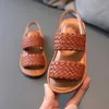 Sandaler flickor vävda öppna tår mode semester barn platta skor solid färg bekväm utomhus anti slip glid h240504