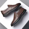 Chaussures décontractées baskets en cuir masculin mocassins pour hommes plateaux conduisant la microfibre à enfiler sans lacets de mode