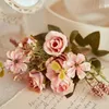 Fleurs décoratives Rétro Roses à thé de soie artificielle Bouquet de rose mariée Christmas de mariage Décoration de fête de mariage fausses plantes