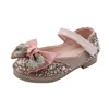 Sapatos planos Novos sapatos de couro Sapatos Rhinestone Bow Princess Party Festa dance bebê aluno apartamento de crianças D785 H240504