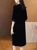 Robes de fête 2024 printemps été maxi velvet vintage robe noires femme décontractée coréen broderie rouge festa luxo mode élégant